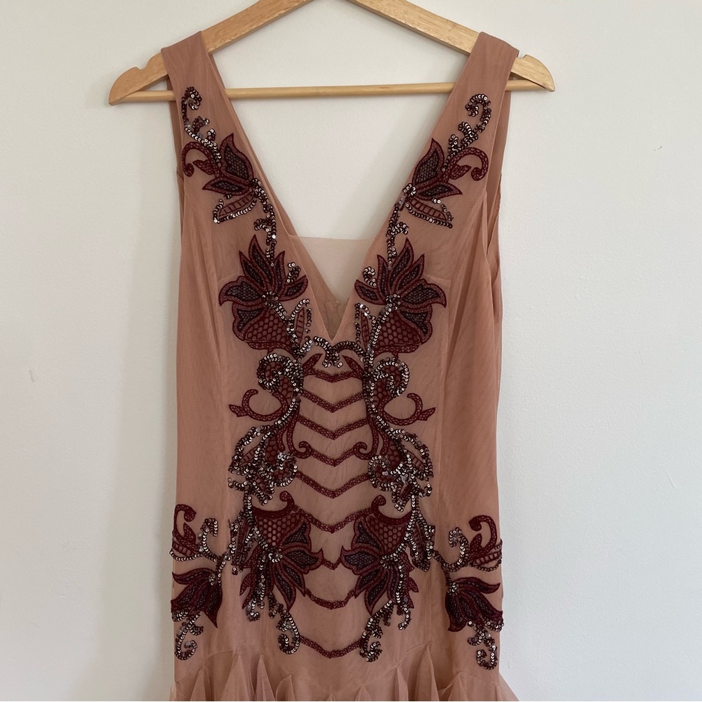 BCBGMaxAzria Dusty Rose Deep V Neckline Burgundy Embroidery Tiered Ruffle Dress - Picture 4 of 11